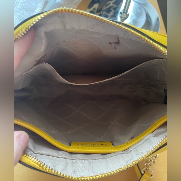 Michael Kors Crossbody in Yellow and White - Picture 15 of 17